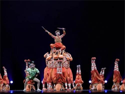 小荷风采金奖七卜隆咚锵演出服