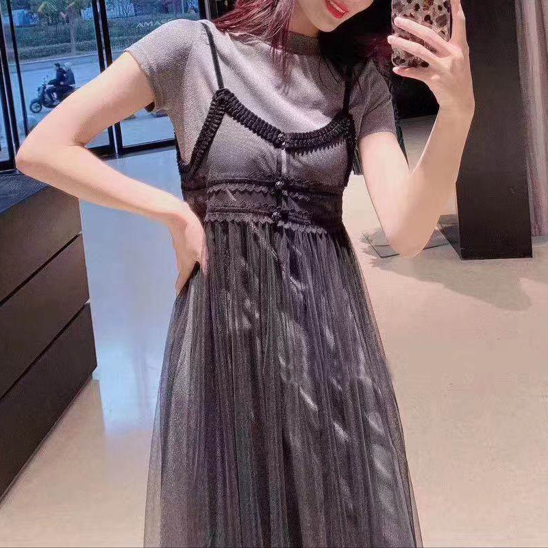 新颖阿玛施正旗舰店官网2020春新款女装T恤网纱吊带连衣裙两件套