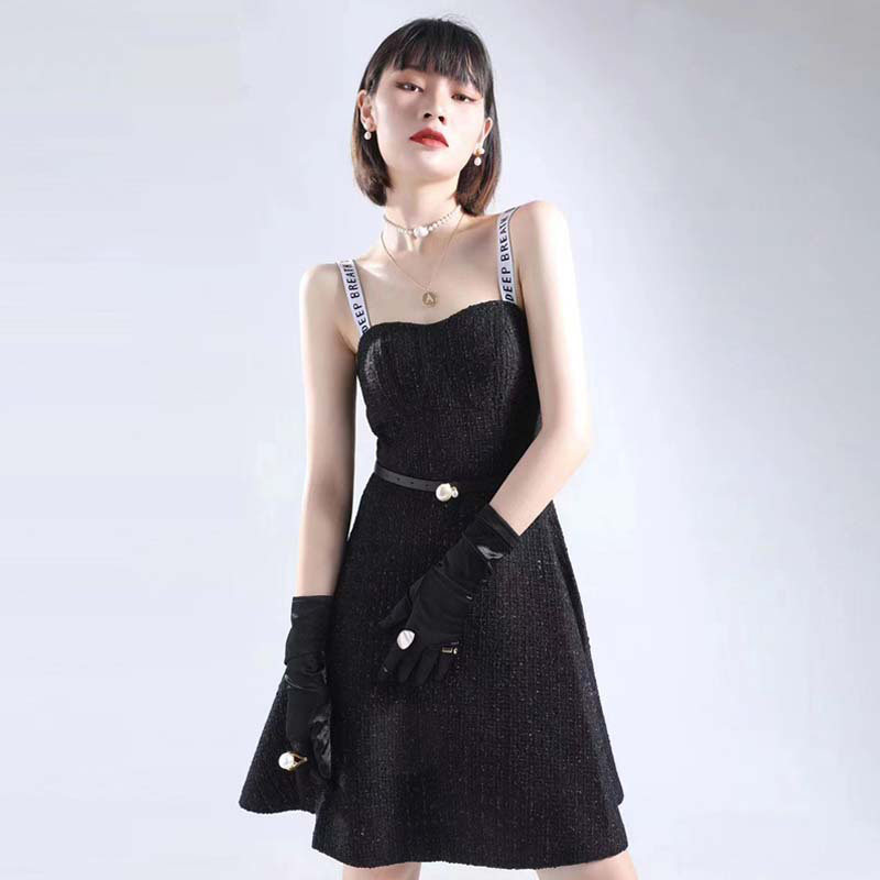 新阿玛施正旗舰店官网2020秋季新款连衣裙女正品小香风抹胸吊带裙