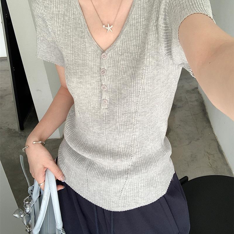 休闲简约纯色半开领漏锁骨短袖T恤女夏季新款显瘦气质针织衫上衣