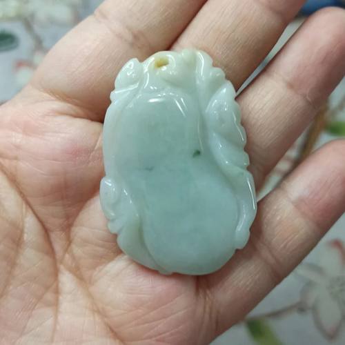 天然翡翠吊坠雕刻件手把件飘花