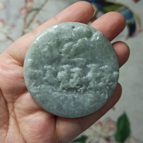天然翡翠吊坠生肖马牌八骏图