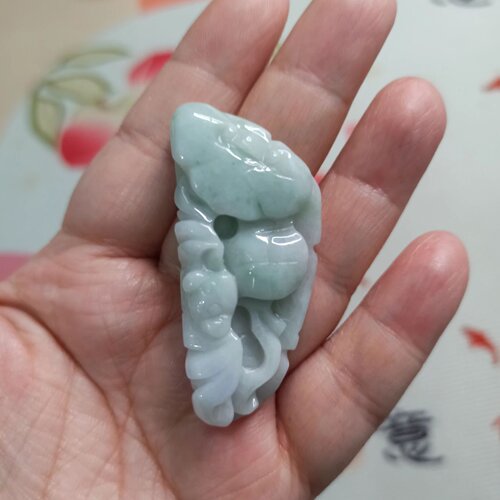 天然翡翠吊坠雕刻件手把件飘花