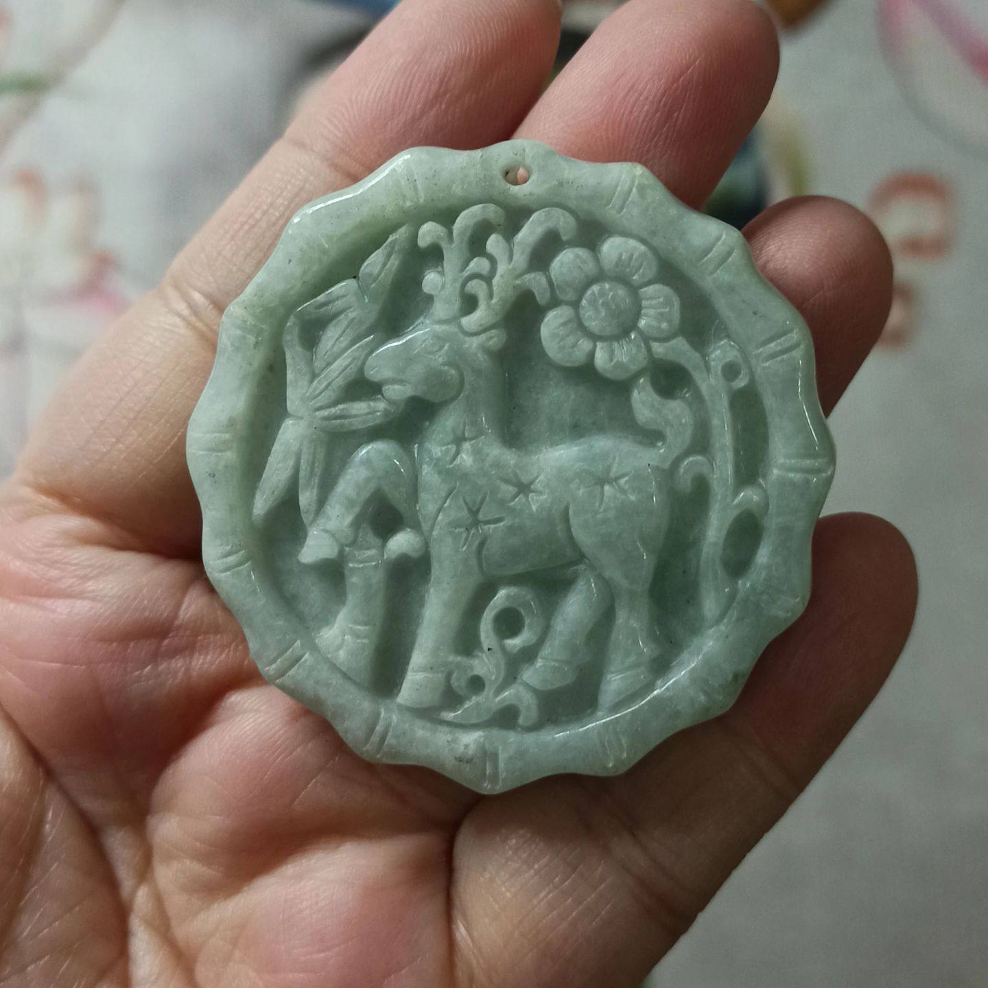 409缅甸天然翡翠吊坠山水鹿牌梅花鹿圆牌卡48mm左右满48元包邮