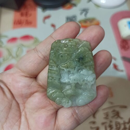 天然翡翠吊坠飘花山水牌