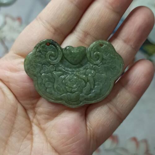 天然翡翠飘花特色花开富贵牡丹锁