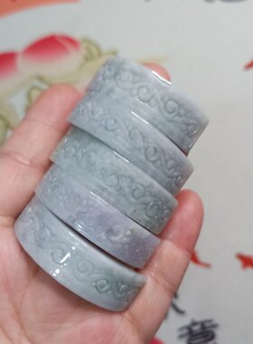 天然翡翠手牌手排双孔雕刻回纹
