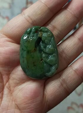 131缅甸天然翡翠吊坠雕刻件手把件飘花蝙蝠如意福瓜福寿卡37X27mm