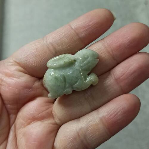 天然翡翠黄飘花吊坠生肖兔