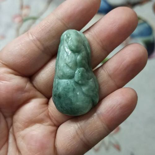 天然翡翠吊坠雕刻件蝙蝠葫芦