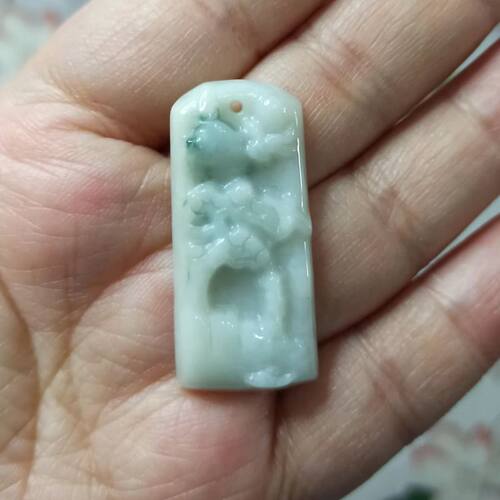 天然翡翠吊坠飘花山水牌
