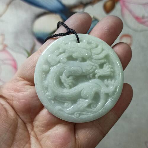 缅甸天然翡翠吊坠飘花龙牌