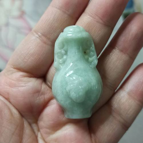 缅甸天然翡翠吊坠瓶子宝瓶