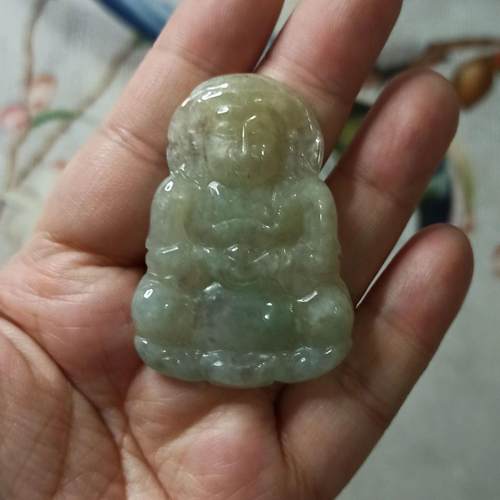 天然翡翠吊坠净瓶观音牌子