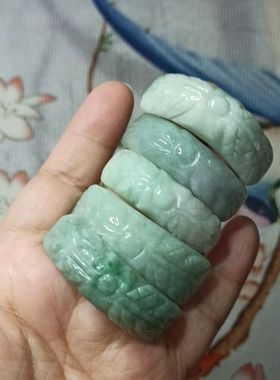 2缅甸天然翡翠手牌手排双孔雕刻花花卡40X12mm左右厚装满48元包邮