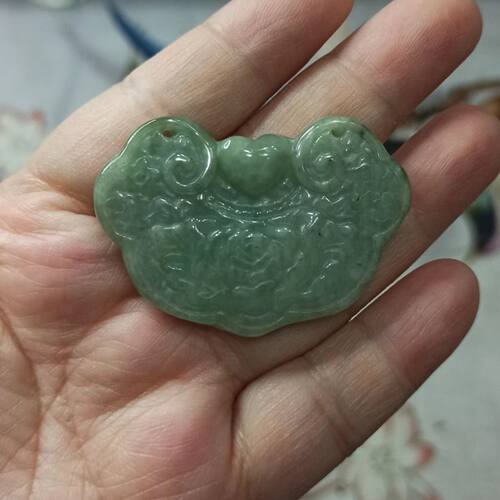 天然翡翠飘花特色花开富贵牡丹锁