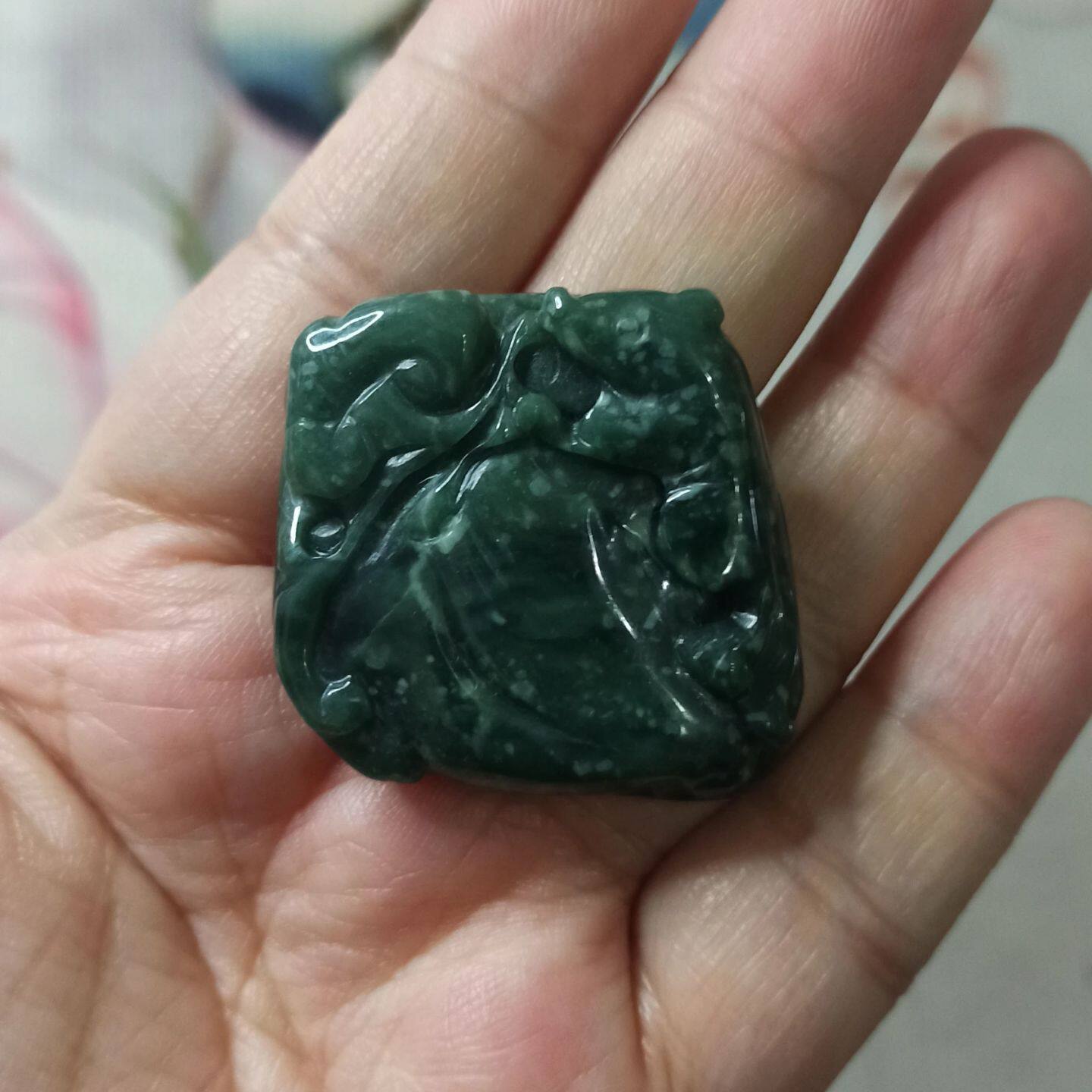 翡翠吊坠雕刻件手把件危料蓝水