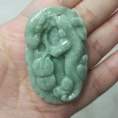 翡翠吊坠雕刻件手把件貔貅如意
