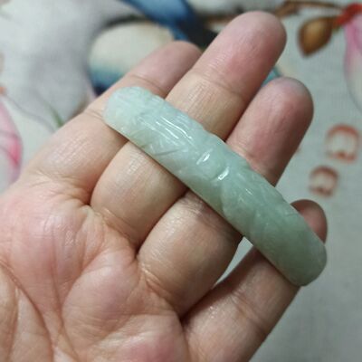 天然翡翠手牌手排双孔雕刻花花