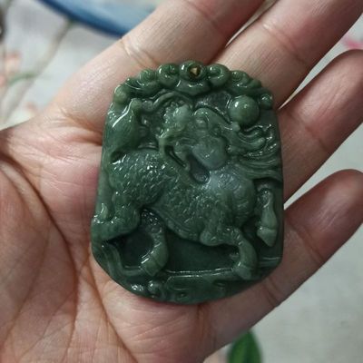 天然翡翠吊坠麒麟貔貅牌