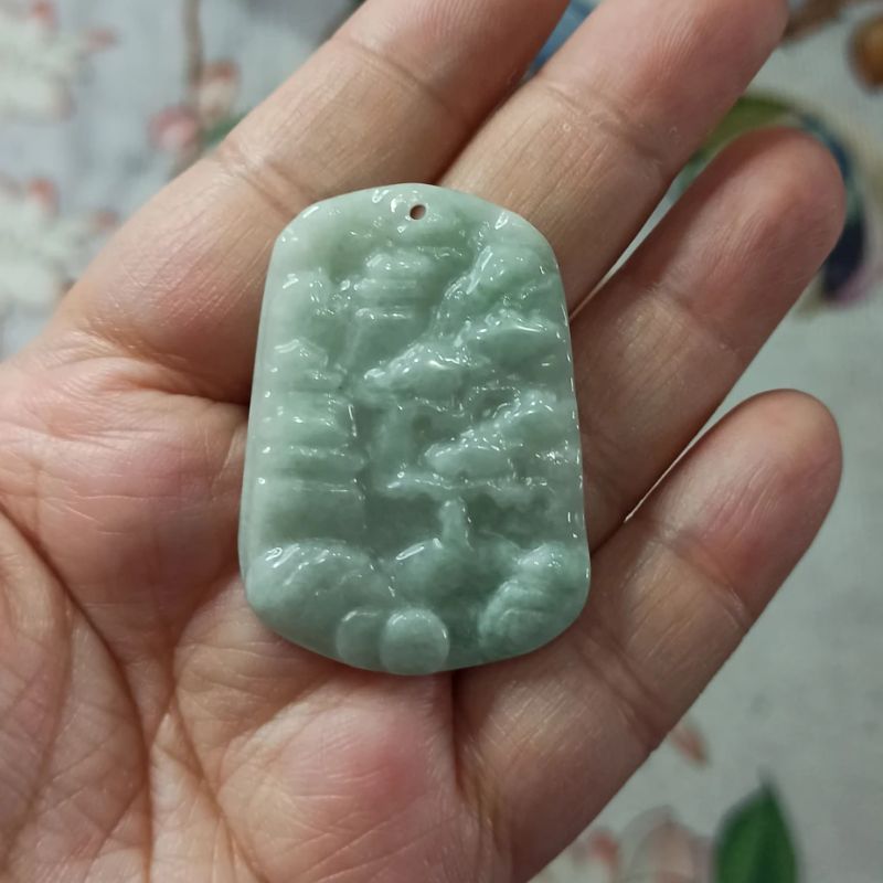 天然翡翠吊坠山水牌挂件绿