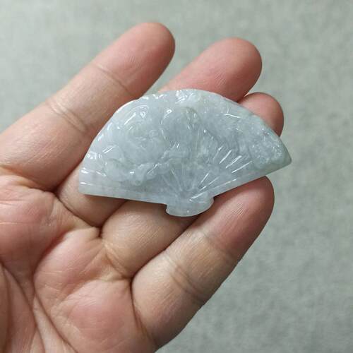 天然翡翠吊坠白底凤穿牡丹扇子牌