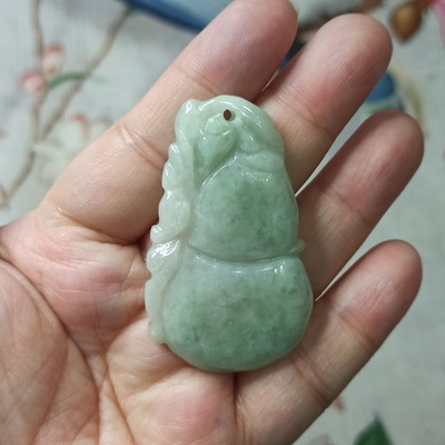 天然翡翠吊坠雕刻件手把件葫芦