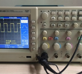 泰克Tektronix TDS2014B 四通道100M数字存储示波器