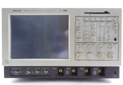 美国泰克 TDS7404 4GHZ 4通道 LCD彩色显示 20GS/s数字示波器