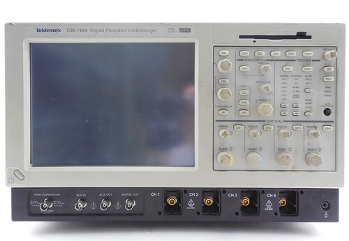 美国泰克 TDS7404 4GHZ 4通道 LCD彩色显示 20GS/s数字示波器
