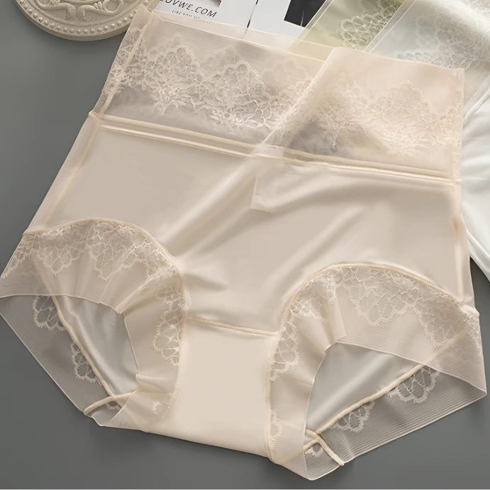 GOSO/香蜜闺秀蕾丝舒适w提臀女士内裤白色打底无痕透气中腰三角裤