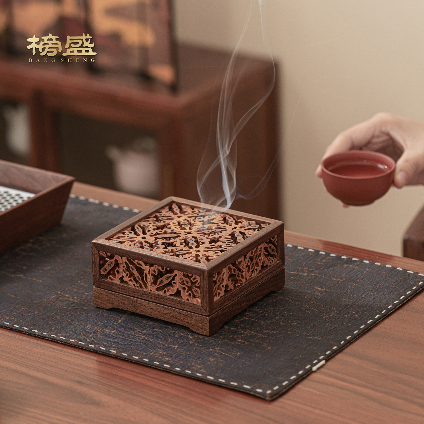 榜盛胡桃木文玩核桃镂空香炉家用室内香薰炉沉香中式高端桌面摆件