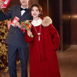 红色人造仿狐狸毛毛领毛呢大衣女冬新款千金新娘便装连帽长款外套