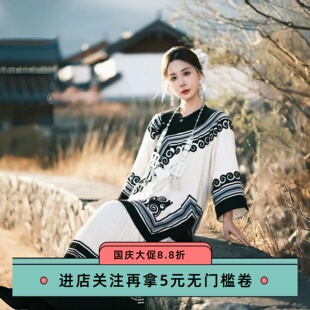 彝族汉服女秋白月光苗疆民族风套装凤凰古城火把节中国风旅拍服装
