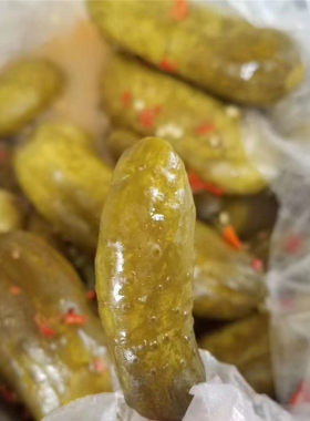 云南普洱茶马古镇美食仓库农家自制土坛腌制泡椒酸小黄瓜酸脆口感