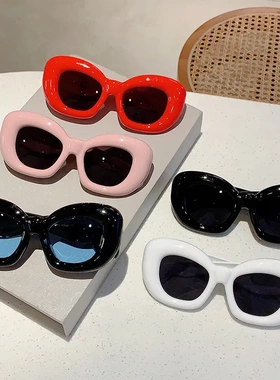 宽边充气多巴胺色凹造型太阳镜