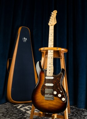 声藏blue Sugi SGZ电吉他日产高端DIY手工电吉他摇滚吉他