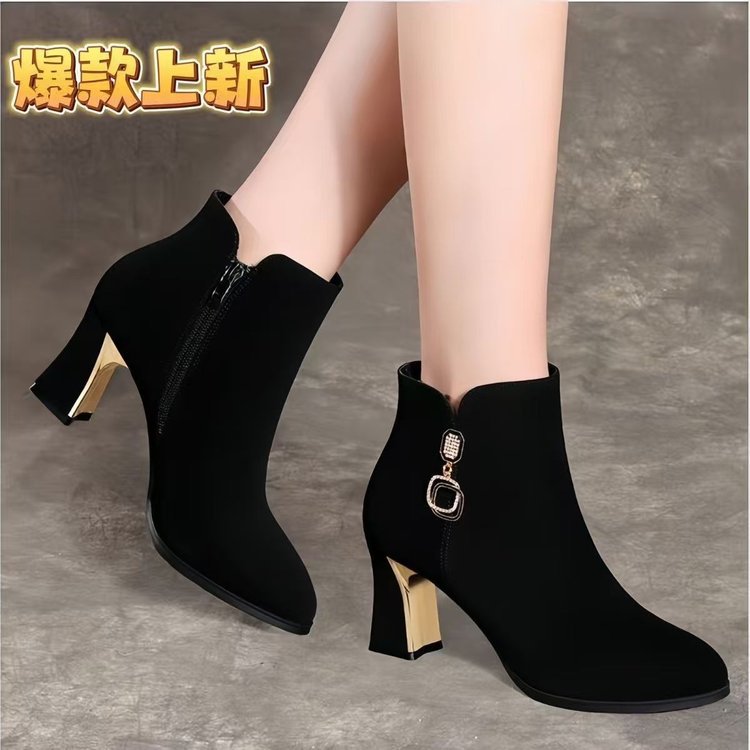 小短靴女鞋粗跟2025新款秋冬百搭单靴黑色绒面中跟裸靴高跟棉靴子