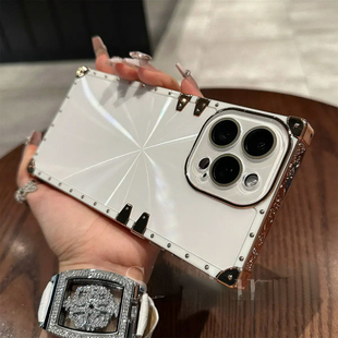 轻奢风镭射炫彩镭射CD纹适用苹果15promax手机壳14pro带镜头膜iPhone13方形简约12pm电镀全包14防摔保护套