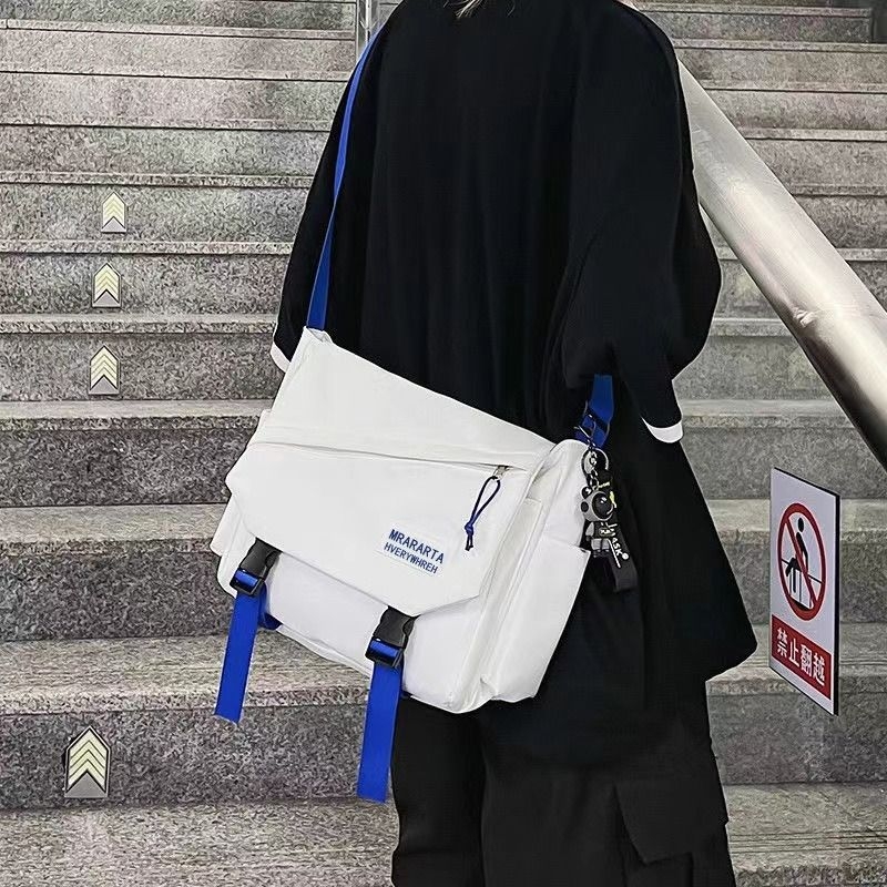 包包男潮牌斜挎包大学生上课装书袋休闲日系挎包大容量帆布邮差包