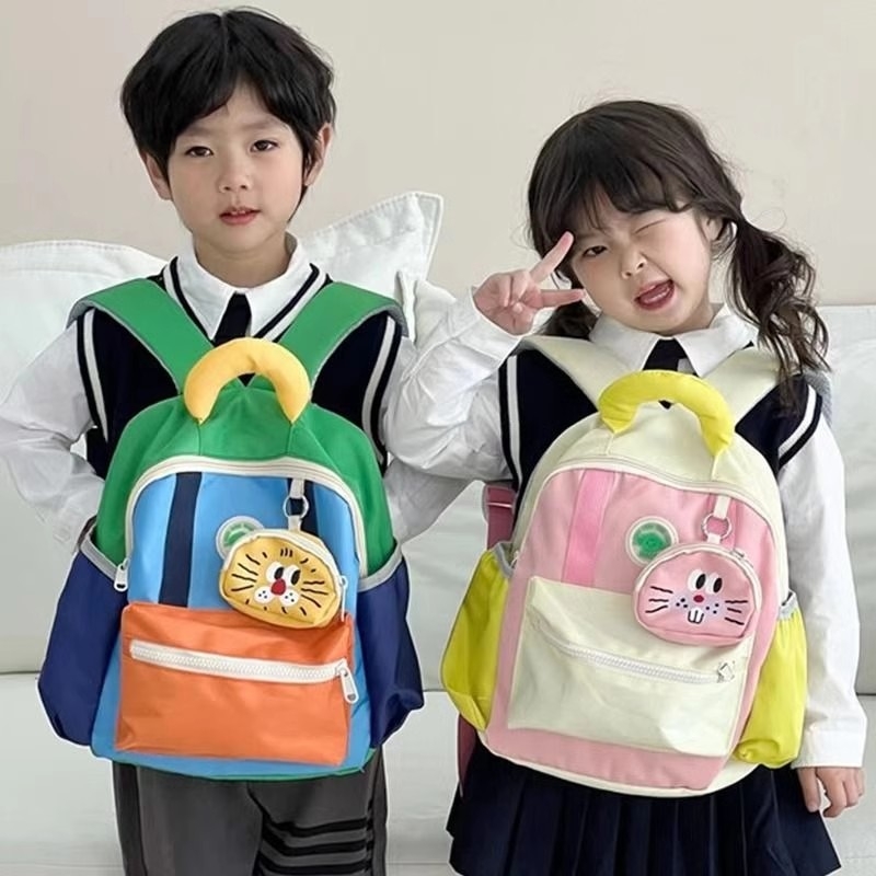 轻便幼儿园儿童书包潮流拼色小学生双肩包卡通可爱男女童出游时尚
