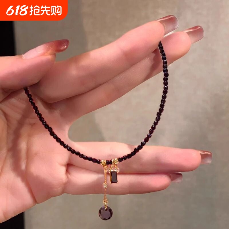 黑色水晶流苏项链女款高级感小众设计感短款颈链2025年新款锁骨链