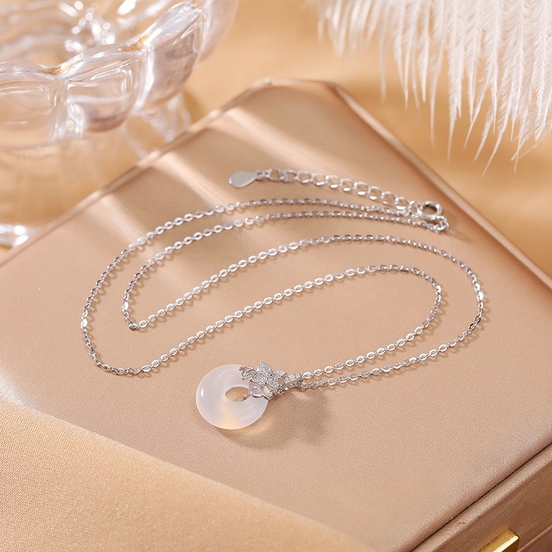 S925纯银白玉髓复古轻奢小众四叶草平安扣项链女时尚气质颈链百搭