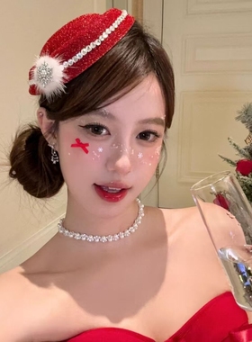 氛围圣诞cos闪钻雪花毛球红色小礼帽发夹女穿搭拍照头饰短发樱桃