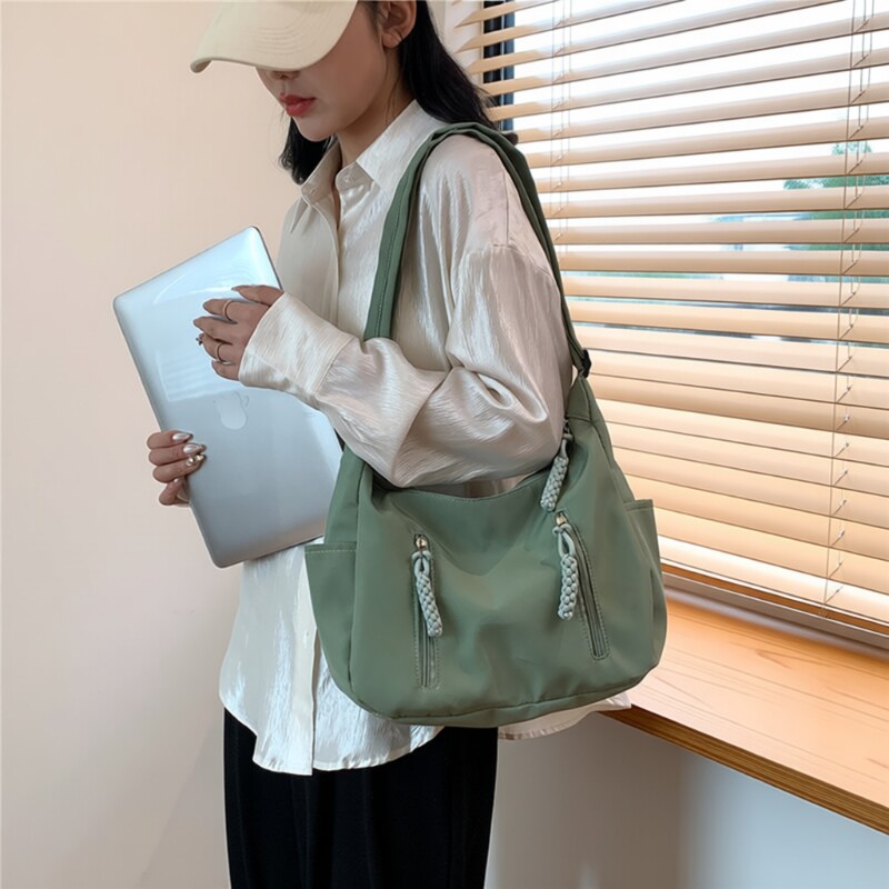 25年新款尼龙布包女学生斜挎包大容量布袋简约休闲单肩绿色白色