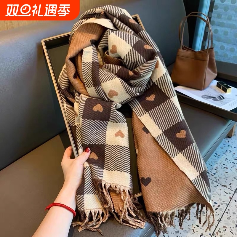 围巾女冬季2025新款仿羊绒爱心格子围脖百搭双面加厚情侣保暖披肩