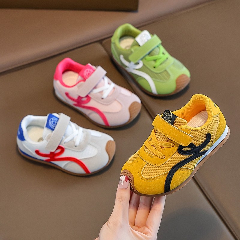 2025新款小黄鸭儿童运动鞋春秋网面透气男童阿甘鞋女童休闲德训鞋