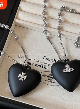 黑色爱心吊坠长款毛衣链大气轻奢高级感珍珠十字架项链女秋冬配饰