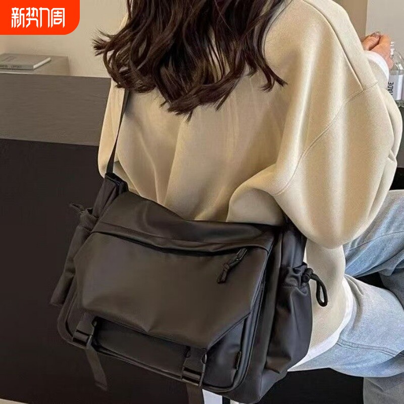 复古休闲邮差包PU斜挎包女酷飒户外骑行通勤休闲百搭单肩包黑色