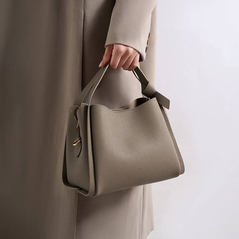 爱马女仕水桶包包女新款秋冬质感大容量手提单肩斜挎包大气通勤包,箱包皮具/热销女包/男包,水桶包,淘宝优惠券,粉丝福利购,淘宝优惠卷